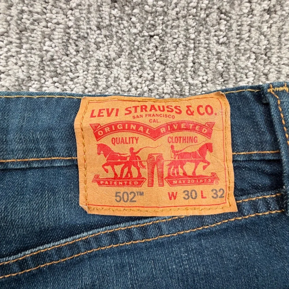 Levi's 502 Regular Taper Jeans Mens 30x32 Blue Dark Wash Denim 29507-0004